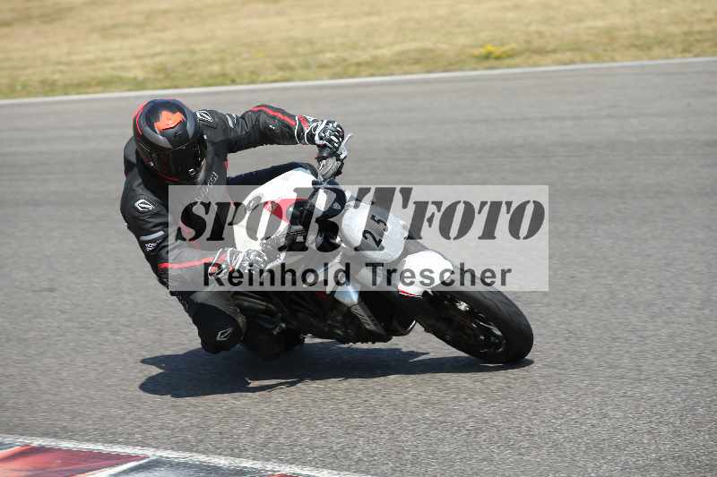 Archiv-2023/28 05.06.2023 Moto Club Anneau du Rhin/blanc-novice/25